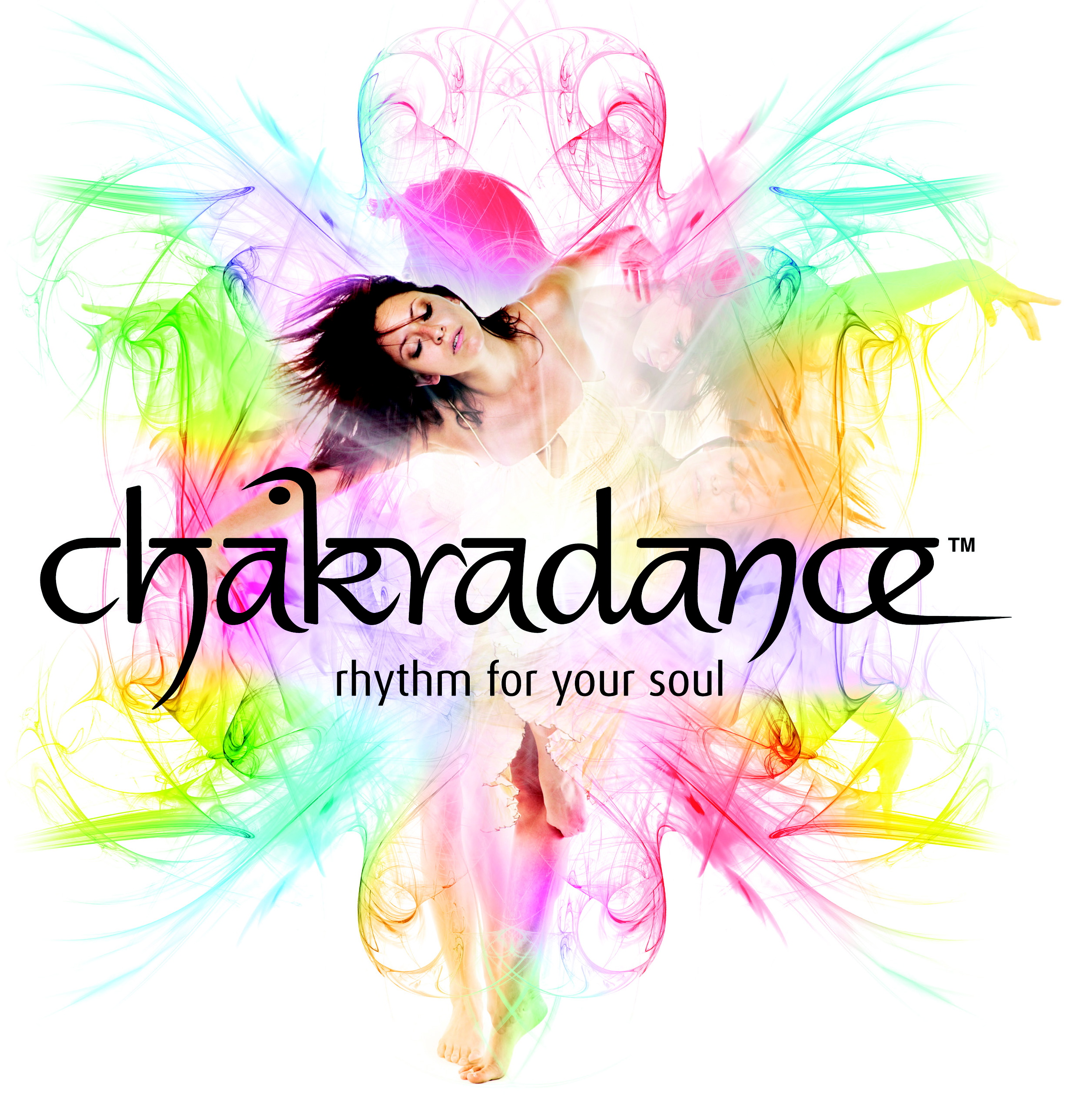 Participantes danzando en un taller de Chakradance